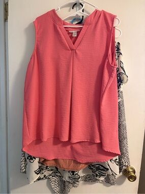 Sleeveless V-Neck Blouse in Coral